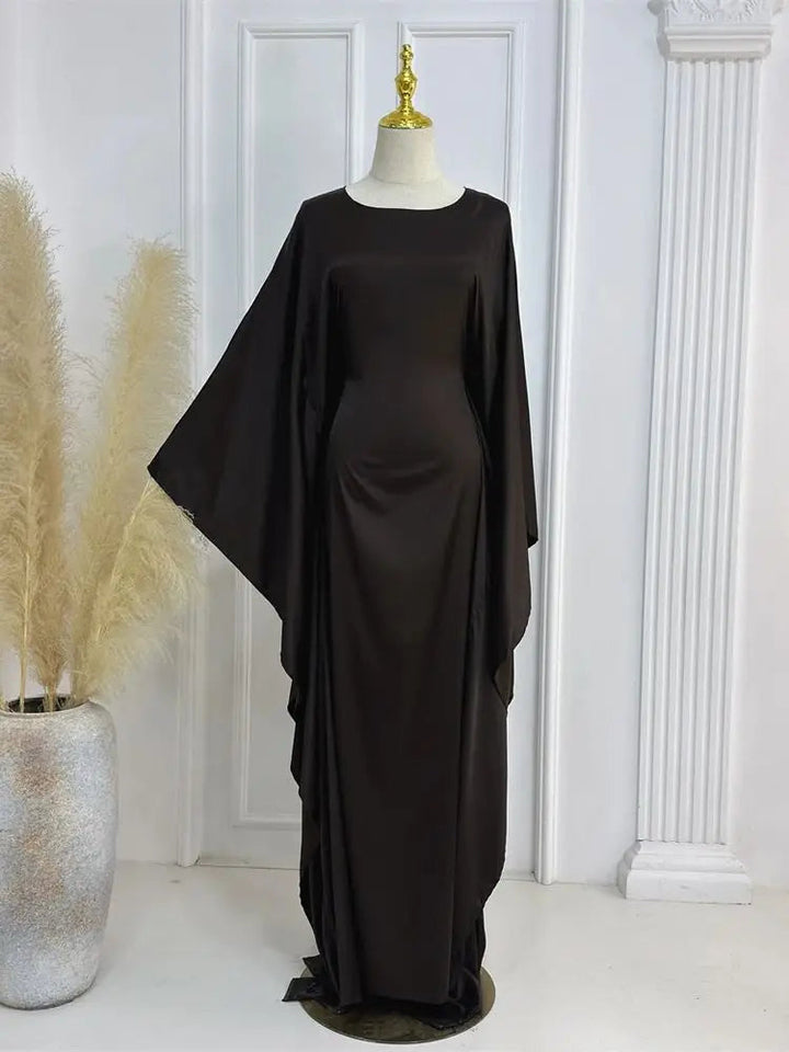 Elegant Maxi Dress with Spaghetti Straps and High Slit