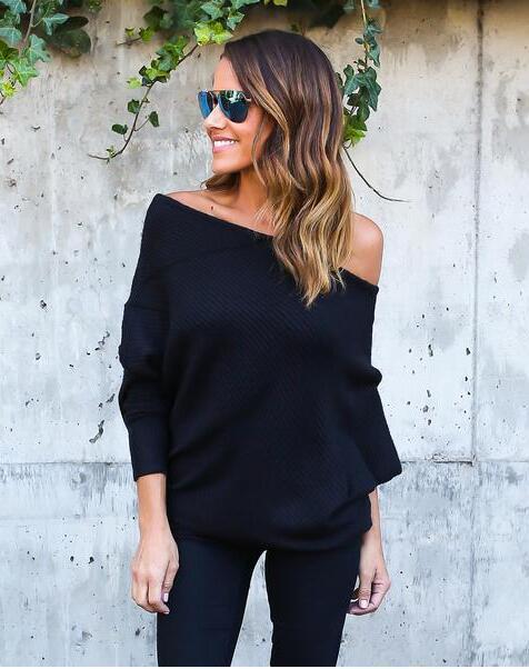 Oversized knit sweater for women with off-the-shoulder neckline and loose fit Chic und Stil