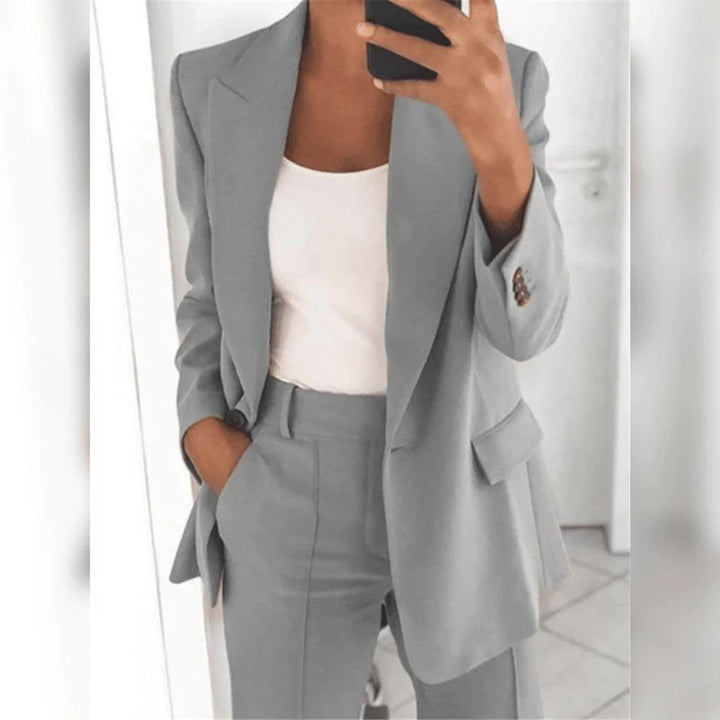 Elegant 2-Piece Women’s Suit Set – Polished Pair for Formal Looks