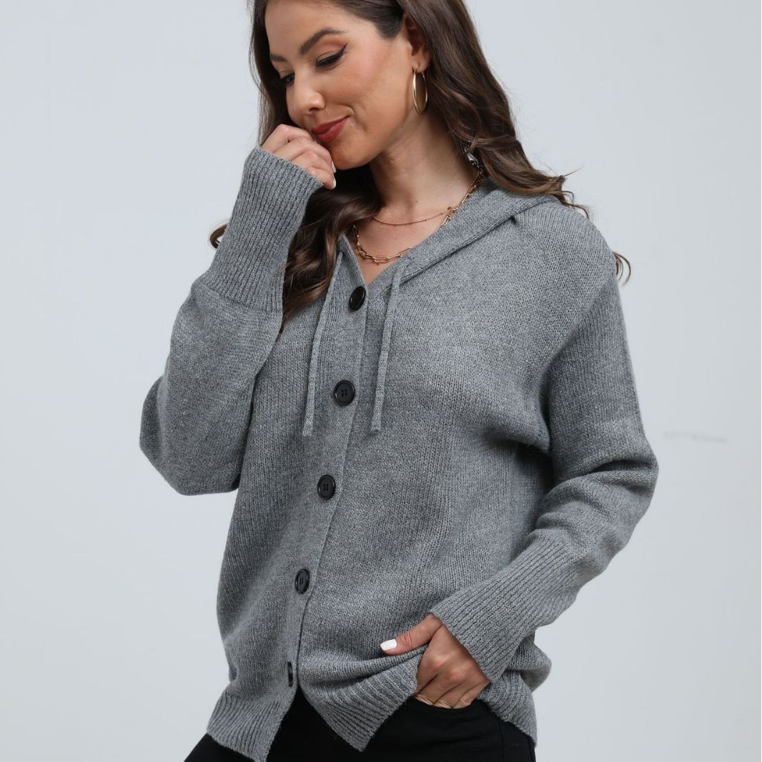 Casual knit cardigan for women with hood and large buttons Chic und Stil
