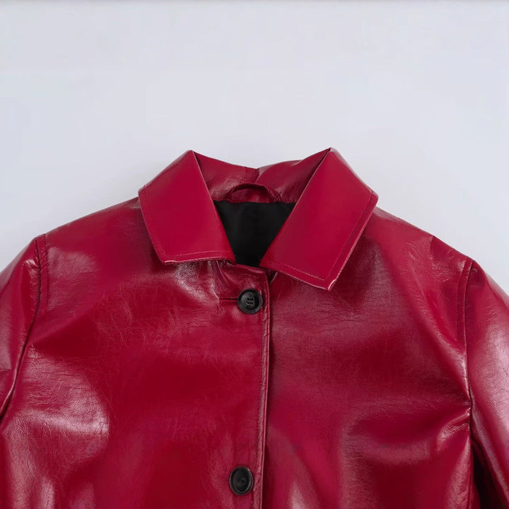 Veste pour femmes en simili cuir avec une finition brillante et poches pratiques Chic & Stil
