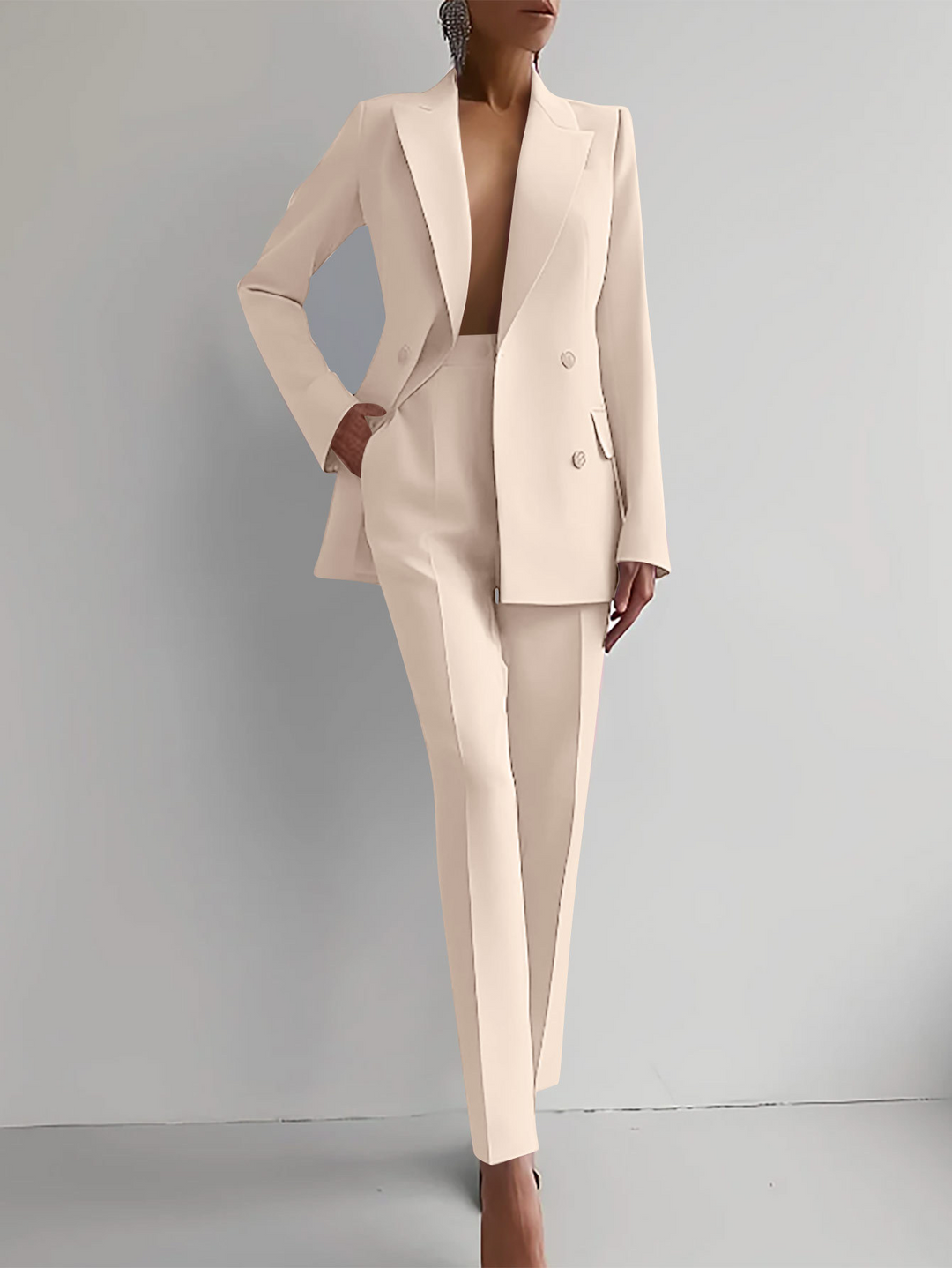 Elegant Two-Piece Blazer Set for Women Refined Tailoring Meets Modern Sophistication