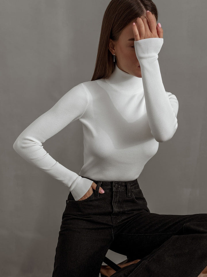 Trendy turtleneck sweater for women in soft cotton Lune London