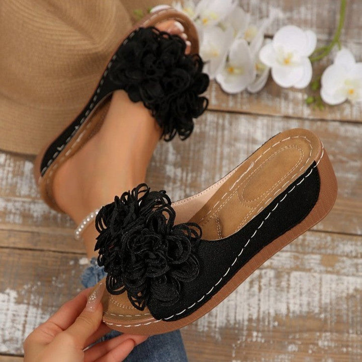 Lune London non-slip sandals decorated with flowers for women