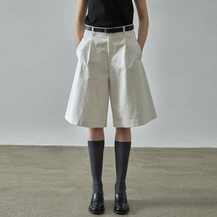 Shorts larges en tissu élégants et confortables pour femmes Chic & Stil