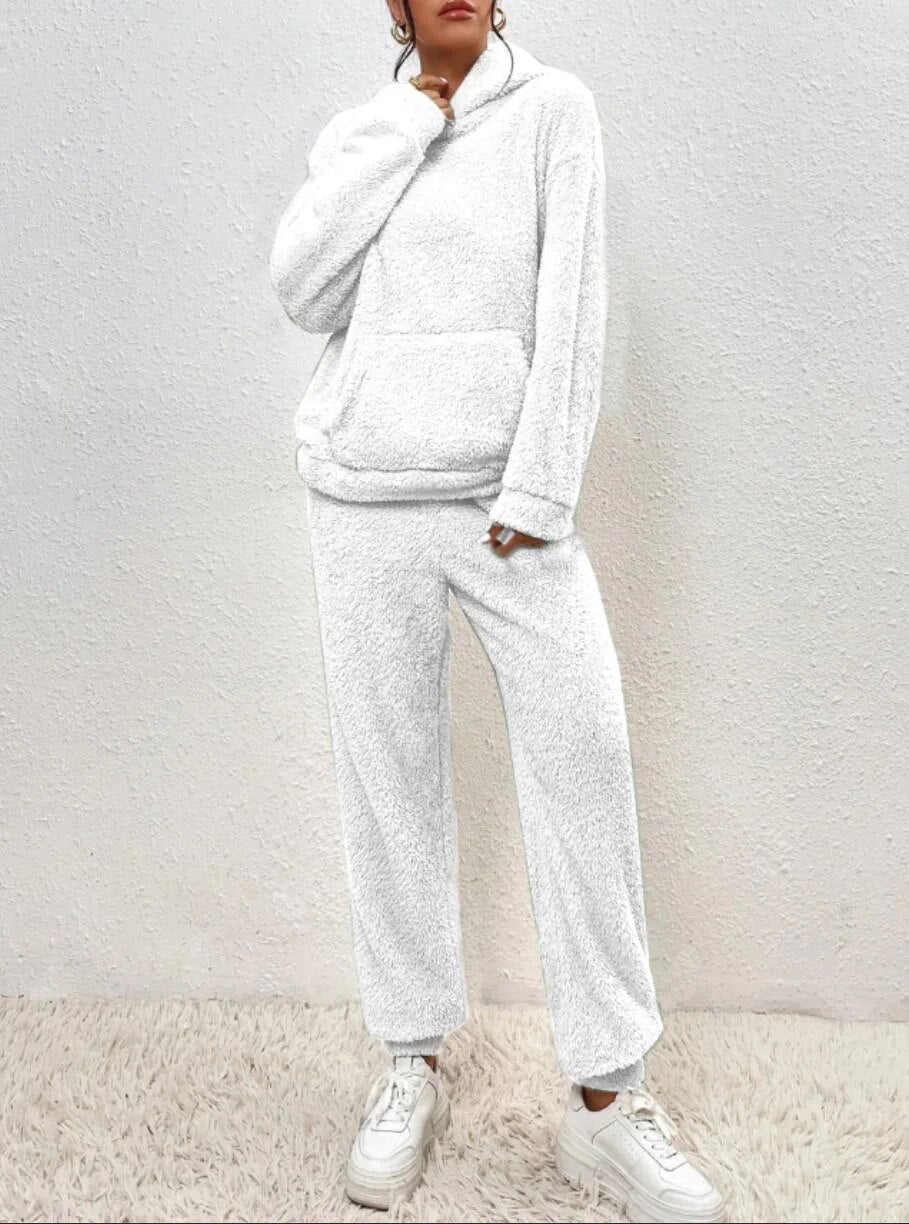 Ultra-Comfortable Teddy Hooded Housesuit Cozy Elegance for Relaxed Moments
