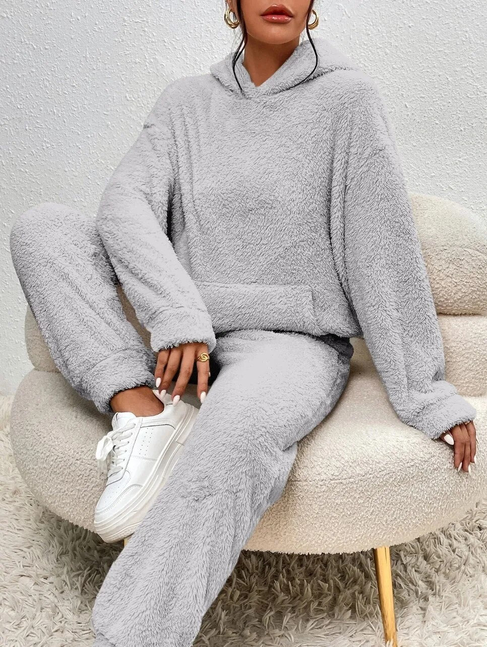 Ultra-Comfortable Teddy Hooded Housesuit Cozy Elegance for Relaxed Moments