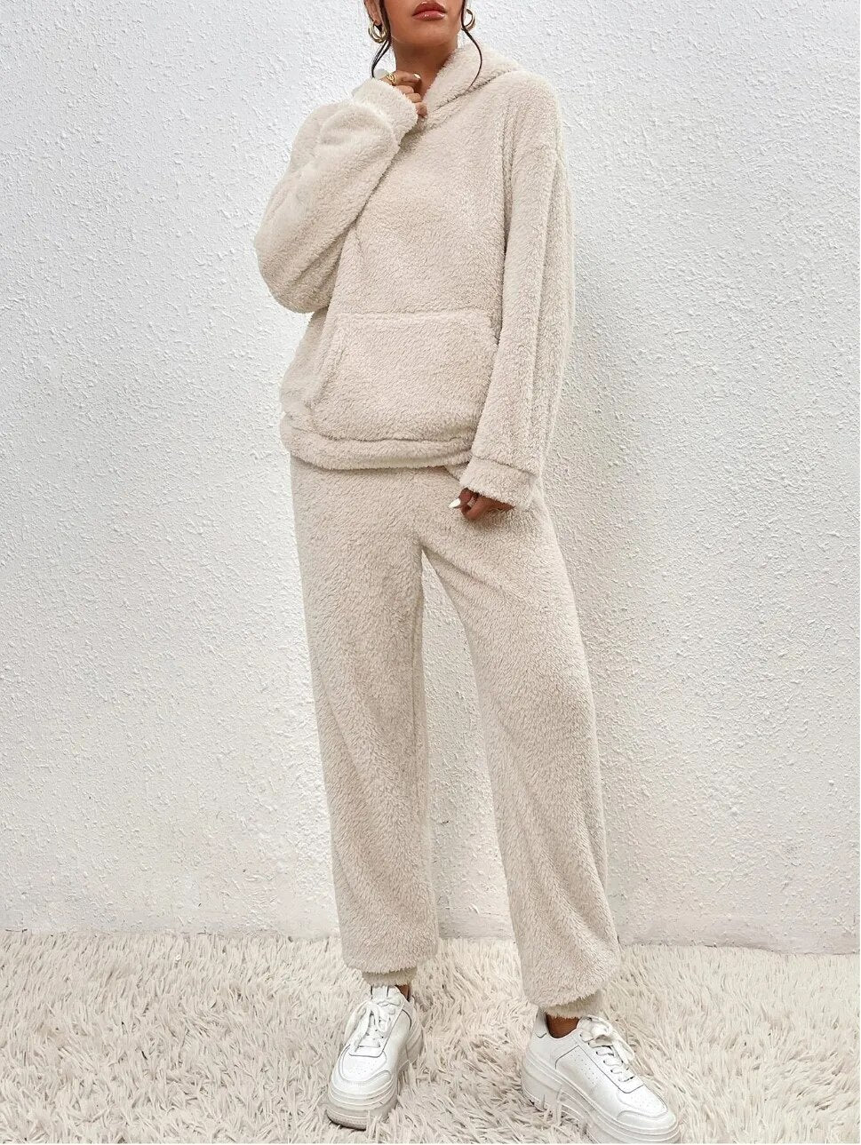 Ultra-Comfortable Teddy Hooded Housesuit Cozy Elegance for Relaxed Moments